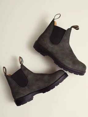 New! Blundstone Classic Chelsea Boots Leather 587 Rustic Black Women's